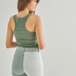 Αγορά 🧨 The Fashion Project Basic αμάνικο τοπάκι με αθλητική πλάτη - Χακί 😍 6 Αγορά 🧨 The Fashion Project Basic αμάνικο τοπάκι με αθλητική πλάτη - Χακί 😍 -Φορέματα Εκπτώσεις basic amaniko topaki me athlitiki plati 88925 2u39