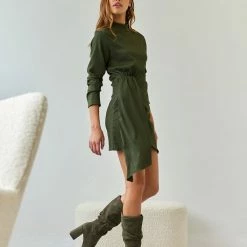 Πολύ καλή προσφορά 🌟 The Fashion Project Φόρεμα ασύμμετρο γκοφρέ - Χακί 🔔 -Φορέματα Εκπτώσεις forema gkofre asummetro 108105 hyx6