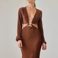 Εξοδος 😍 The Fashion Project Φόρεμα γκοφρέ με Cut Outs και μέταλλο - Καφέ 🤩 18 Εξοδος 😍 The Fashion Project Φόρεμα γκοφρέ με Cut Outs και μέταλλο - Καφέ 🤩 -Φορέματα Εκπτώσεις forema gkofre me cut outs kai metallo 108401 m25d