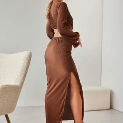 Εξοδος 😍 The Fashion Project Φόρεμα γκοφρέ με Cut Outs και μέταλλο - Καφέ 🤩 17 Εξοδος 😍 The Fashion Project Φόρεμα γκοφρέ με Cut Outs και μέταλλο - Καφέ 🤩 -Φορέματα Εκπτώσεις forema gkofre me cut outs kai metallo 108401 mcv7