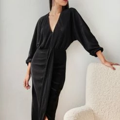 Πολύ καλή προσφορά 👏 The Fashion Project Φόρεμα γκοφρέ με σούρες - Μαύρο 🥰