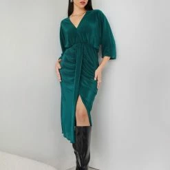 Φτηνός 🧨 The Fashion Project Φόρεμα γκοφρέ με σούρες - Κυπαρισσί 🤩 -Φορέματα Εκπτώσεις forema gkofre me soures 108396 7vu4