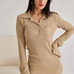 Καλύτερη πώληση 🎉 The Fashion Project Φόρεμα γκοφρέ μίνι με γιακά - Μπεζ 🔔