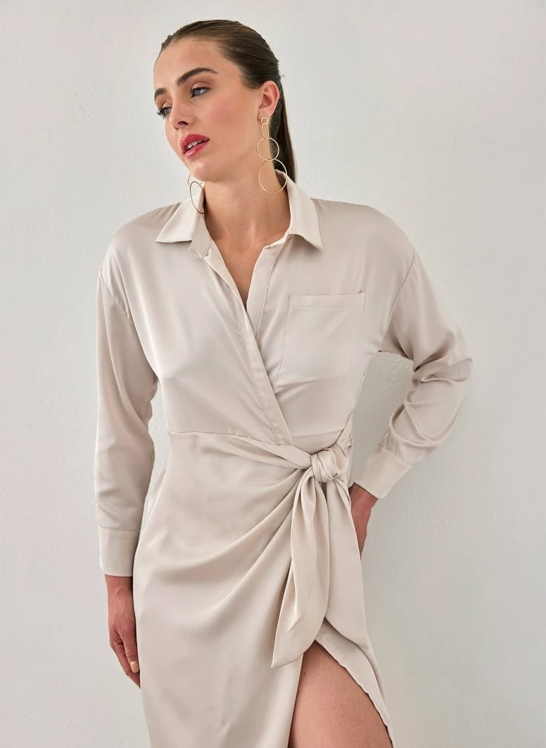 Εκπτωση 🎁 The Fashion Project Φόρεμα κιμονό σατέν με δέσιμο - Άμμου 🤩 5 Εκπτωση 🎁 The Fashion Project Φόρεμα κιμονό σατέν με δέσιμο - Άμμου 🤩 - Image 5