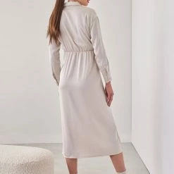 Εκπτωση 🎁 The Fashion Project Φόρεμα κιμονό σατέν με δέσιμο - Άμμου 🤩 7 Εκπτωση 🎁 The Fashion Project Φόρεμα κιμονό σατέν με δέσιμο - Άμμου 🤩 -Φορέματα Εκπτώσεις forema kimono saten me desimo 106982 pbth