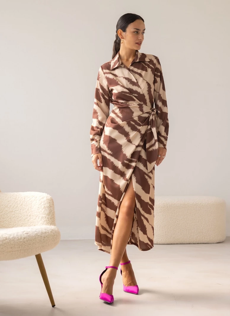 Φτηνός 🥰 The Fashion Project Εμπριμέ φόρεμα με κρουαζέ δέσιμο - Καφέ 👍 4 Φτηνός 🥰 The Fashion Project Εμπριμέ φόρεμα με κρουαζέ δέσιμο - Καφέ 👍 - Image 4