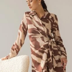 Φτηνός 🥰 The Fashion Project Εμπριμέ φόρεμα με κρουαζέ δέσιμο - Καφέ 👍