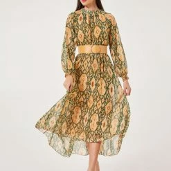 Το φθηνότερο 🔥 Noobass Εμπριμέ φόρεμα με ζώνη - Κάμελ 👍