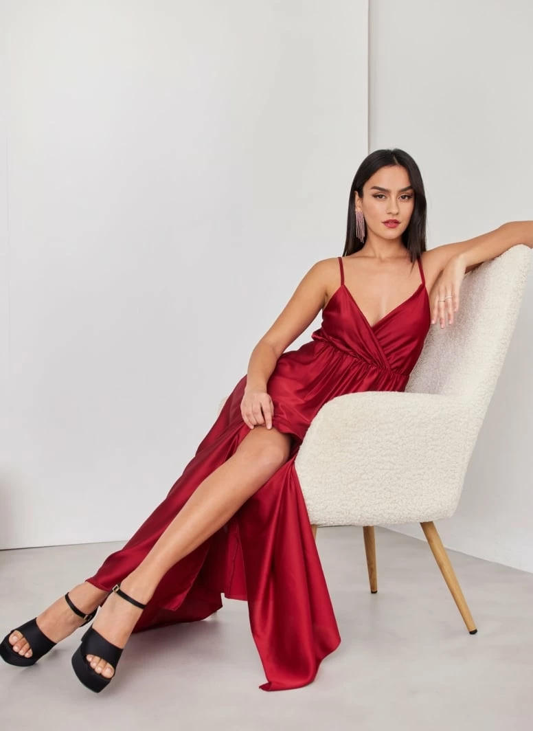 Εξοδος 🌟 The Fashion Project Φόρεμα μάξι σατέν με άνοιγμα - Μπορντό 🧨 5 Εξοδος 🌟 The Fashion Project Φόρεμα μάξι σατέν με άνοιγμα - Μπορντό 🧨 - Image 5