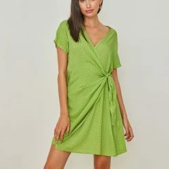 Πολύ καλή προσφορά ✔️ Εμπριμέ φόρεμα κρουαζέ NAIBA 4001.214A - Λαχανί 🔥