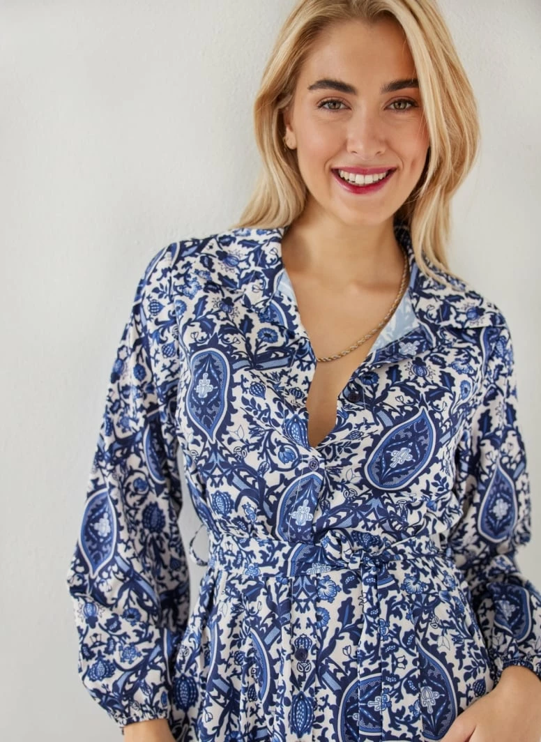 Best Pirce 🌟 The Fashion Project Εμπριμέ φόρεμα με σούρες στα μανίκια - Μπλε 🥰 4 Best Pirce 🌟 The Fashion Project Εμπριμέ φόρεμα με σούρες στα μανίκια - Μπλε 🥰 - Image 4