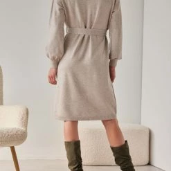 Αγορά 🥰 The Fashion Project Πλεκτό φόρεμα με ζώνη - Μπεζ 🧨 -Φορέματα Εκπτώσεις forema plekto minti me zwni 107360 klkr