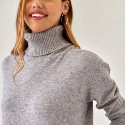 Η καλύτερη συμφωνία ⭐ The Fashion Project Πλεκτό φόρεμα ζιβάγκο με τσέπες - Γκρι 🌟 -Φορέματα Εκπτώσεις forema plekto zivagko me tsepes 107592 cd74