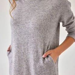 Η καλύτερη συμφωνία ⭐ The Fashion Project Πλεκτό φόρεμα ζιβάγκο με τσέπες - Γκρι 🌟