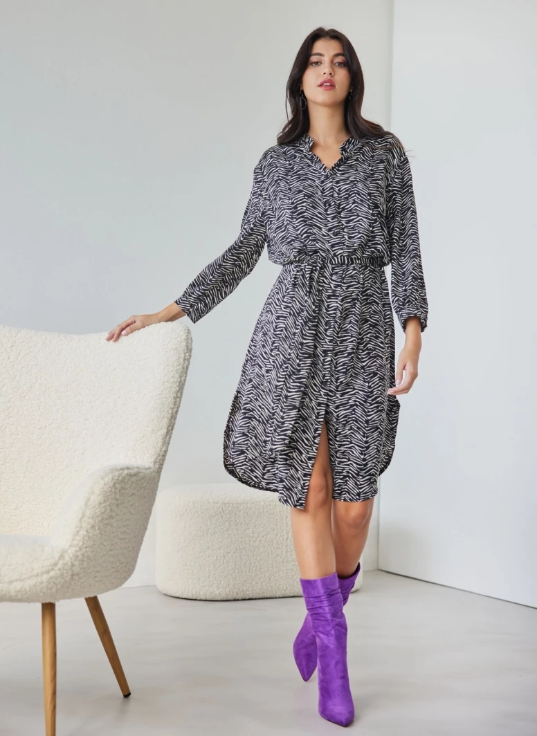 Τοπ 10 😉 Εμπριμέ φόρεμα με διχρωμία NAIBA 502.030E - Λευκό/Μαύρο ⭐ 2 Τοπ 10 😉 Εμπριμέ φόρεμα με διχρωμία NAIBA 502.030E - Λευκό/Μαύρο ⭐ - Image 2