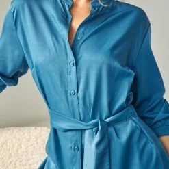 Πολύ καλή προσφορά ⌛ Φόρεμα πουκάμισο με ζώνη NAIBA 502.030 - Petrol ✨ -Φορέματα Εκπτώσεις forema poukamiso me zwni naiba 502030 108759 ujkw