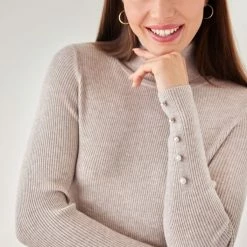 Προώθηση 👍 The Fashion Project Πλεκτό φόρεμα με κουμπιά πέρλες - Μπεζ ⭐