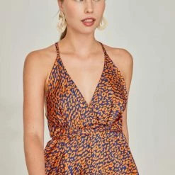 Το φθηνότερο 😍 Εμπριμέ φόρεμα με ανοιχτή πλάτη NAIBA 401.073E - Πορτοκαλί 🤩 -Φορέματα Εκπτώσεις forema saten me animal print naiba 401073e 105049 bo31