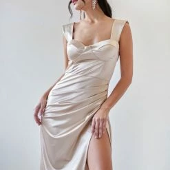 Καλύτερες κριτικές για 🥰 The Fashion Project Φόρεμα σατέν με μεγάλο άνοιγμα - Άμμου 🧨