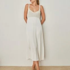 Αγορά 🎉 The Fashion Project Φόρεμα σατέν με πλεκτή λεπτομέρεια - Λευκό ✔️