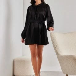 Νέος ✔️ The Fashion Project Φόρεμα σατέν με ψηλή λαιμόκοψη - Μαύρο 💯