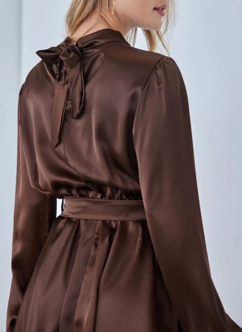 Best Pirce 🔥 The Fashion Project Φόρεμα σατέν με ψηλή λαιμόκοψη - Καφέ ⌛ 3 Best Pirce 🔥 The Fashion Project Φόρεμα σατέν με ψηλή λαιμόκοψη - Καφέ ⌛ - Image 3