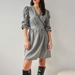 Εξοδος ✨ Φόρεμα σατέν με σούρες στους ώμους NAIBA 402.164 - Λαδί 🎁