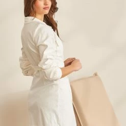 Best Pirce 😉 The Fashion Project Καπαρτινέ φόρεμα πουκάμισο με ζώνη - Λευκό ✨ -Φορέματα Εκπτώσεις kapartine forema poukamiso me zwni 87351 klkc