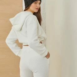 Το φθηνότερο 🧨 NAIBA Καπιτονέ Hoodie με κουκούλα 68-229E - Λευκό 🧨 -Φορέματα Εκπτώσεις kapitone hoodie me koukoula 68 229e 85064 keft