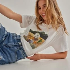 Η καλύτερη συμφωνία 🌟 The Fashion Project Κοντομάνικη μπλούζα με στάμπα και πέτρες - Λευκό 😍