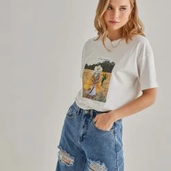 Η καλύτερη συμφωνία 🌟 The Fashion Project Κοντομάνικη μπλούζα με στάμπα και πέτρες - Λευκό 😍 6 Η καλύτερη συμφωνία 🌟 The Fashion Project Κοντομάνικη μπλούζα με στάμπα και πέτρες - Λευκό 😍 -Φορέματα Εκπτώσεις kontomaniki mplouza me stampa kai petres 91051 symg