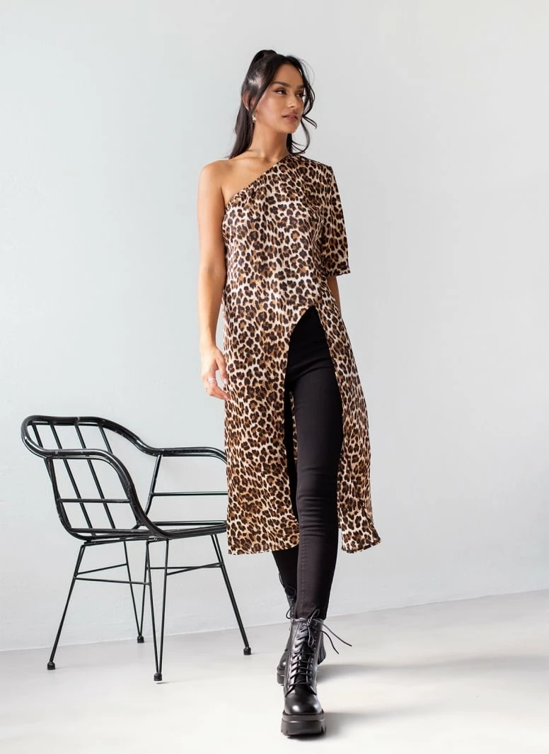 Καλύτερη πώληση ⭐ The Fashion Project Μπλούζα μακριά με Print και άνοιγμα - Leopard ⌛ 2 Καλύτερη πώληση ⭐ The Fashion Project Μπλούζα μακριά με Print και άνοιγμα - Leopard ⌛ - Image 2