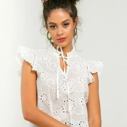 Η καλύτερη συμφωνία ❤️ The Fashion Project Μπλούζα με διάτρητο σχέδιο - Λευκό 😉