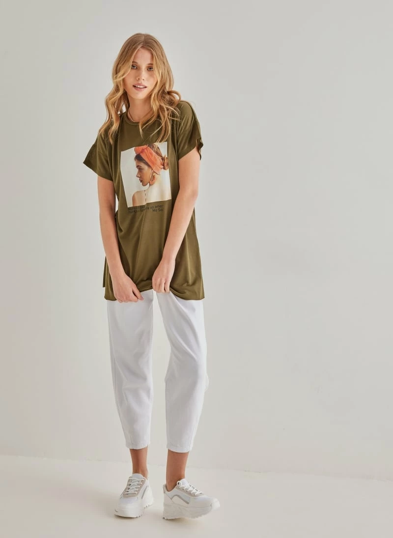 Συμφωνίες 🥰 The Fashion Project Oversized T-shirt με στάμπα - Χακί 🔔 2 Συμφωνίες 🥰 The Fashion Project Oversized T-shirt με στάμπα - Χακί 🔔 - Image 2