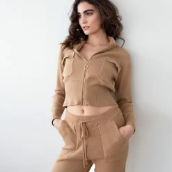 Πολύ καλή προσφορά 🎁 The Fashion Project Πλεκτό σετ ρούχων Jogger με ζακέτα - Κάμελ ⌛