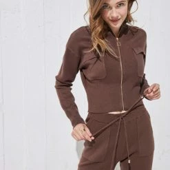 Προώθηση 🎉 The Fashion Project Πλεκτό σετ ρούχων Jogger με ζακέτα - Καφέ 😉 -Φορέματα Εκπτώσεις plekto set rouxwn jogger me zaketa 97754 kpwr