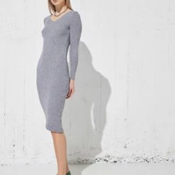 Πολύ καλή προσφορά 👍 The Fashion Project Πλεκτό φόρεμα με ανοιχτή λαιμόκοψη - Γκρι ✔️
