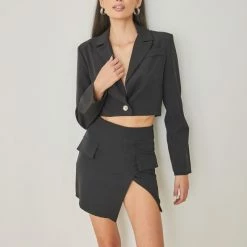 Κουπόνι ❤️ The Fashion Project Σετ Cropped σακάκι με μίνι φούστα - Μαύρο 🔥