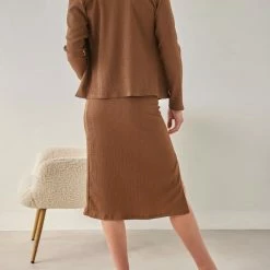 ΧΟΝΔΡΙΚΟ ΕΜΠΟΡΙΟ 😀 The Fashion Project Σετ φούστα με τοπ και ζακέτα - Καφέ ⌛ -Φορέματα Εκπτώσεις set fousta me top kai zaketa 107750 snvt