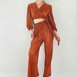 Εξοδος 😀 The Fashion Project Σετ γκοφρέ παντελόνι με κρουαζέ τοπ - Κεραμιδί 🎁 -Φορέματα Εκπτώσεις set gkofre panteloni me krouaze top 108515 p1zl