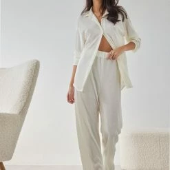 Πολύ καλή προσφορά 🎉 The Fashion Project Σετ γκοφρέ πουκάμισο με παντελόνι - Ζαχαρί 🔥 -Φορέματα Εκπτώσεις set gkofre poukamiso me panteloni 108520 xigl