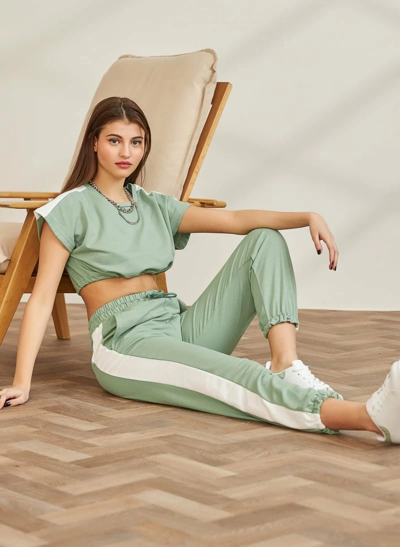 Τοπ 10 🤩 The Fashion Project Σετ Jogger παντελόνι και φουτεράκι με ρίγα - Μέντα 😉 4 Τοπ 10 🤩 The Fashion Project Σετ Jogger παντελόνι και φουτεράκι με ρίγα - Μέντα 😉 - Image 4