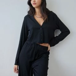 ΧΟΝΔΡΙΚΟ ΕΜΠΟΡΙΟ 🎁 The Fashion Project Σετ παντελόνα γκοφρέ με Cropped πουκάμισο - Μαύρο 🎉 -Φορέματα Εκπτώσεις set pantelona gkofre me cropped poukamiso 108098 v5fd