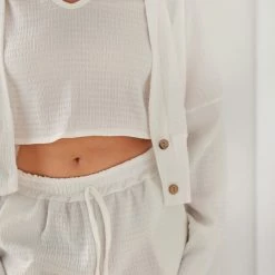 ΧΟΝΔΡΙΚΟ ΕΜΠΟΡΙΟ 😍 The Fashion Project Σετ παντελόνα με τοπ και Cropped ζακέτα - Λευκό ✨ 7 ΧΟΝΔΡΙΚΟ ΕΜΠΟΡΙΟ 😍 The Fashion Project Σετ παντελόνα με τοπ και Cropped ζακέτα - Λευκό ✨ -Φορέματα Εκπτώσεις set pantelona me top kai cropped zaketa 107756 o4tv