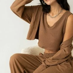 Αγορά 🎁 The Fashion Project Σετ παντελόνα με τοπ και Cropped ζακέτα - Καφέ ✔️