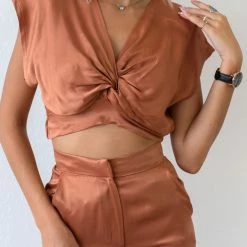 Συμφωνίες ⌛ The Fashion Project Σετ παντελόνι με Cropped τοπάκι - Ταμπά ✔️