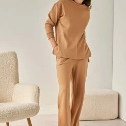 Νέος 🌟 The Fashion Project Σετ παντελόνι με μπλούζα φούτερ - Κάμελ 🌟 -Φορέματα Εκπτώσεις set panteloni me mplouza fouter 108912 ggr9