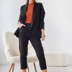 Πολύ καλή προσφορά 😀 The Fashion Project Σετ σακάκι σταυρωτό με παντελόνι - Μαύρο 😀 -Φορέματα Εκπτώσεις set sakaki staurwto me panteloni 108804 pwnn