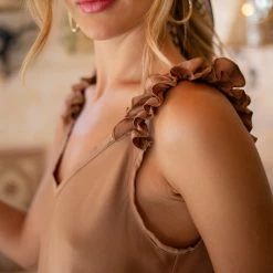 Φτηνός 🤩 The Fashion Project Τοπ με ελαστικά Frilled ραντάκια - Caramel 🥰 -Φορέματα Εκπτώσεις top me elastika frilled rantakia 106022 p023