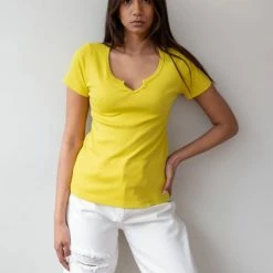 Εξοδος 🧨 NAIBA Τοπάκι ριπ με V Cut άνοιγμα 601.219 - Μουσταρδί 👍